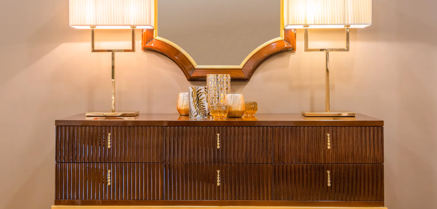 Styl art deco we wnętrzach: jak wprowadzić luksus z lat 20.